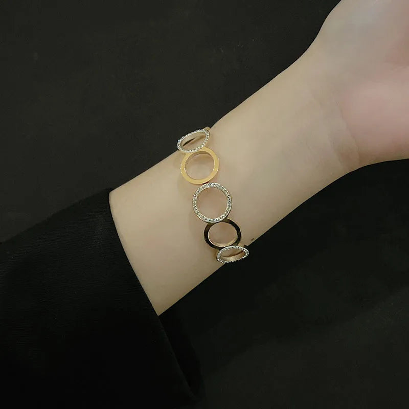 Simple Style Round Heart Shape Snake Titanium Steel 18K Gold Plated Rhinestones Shell Bangle In Bulk