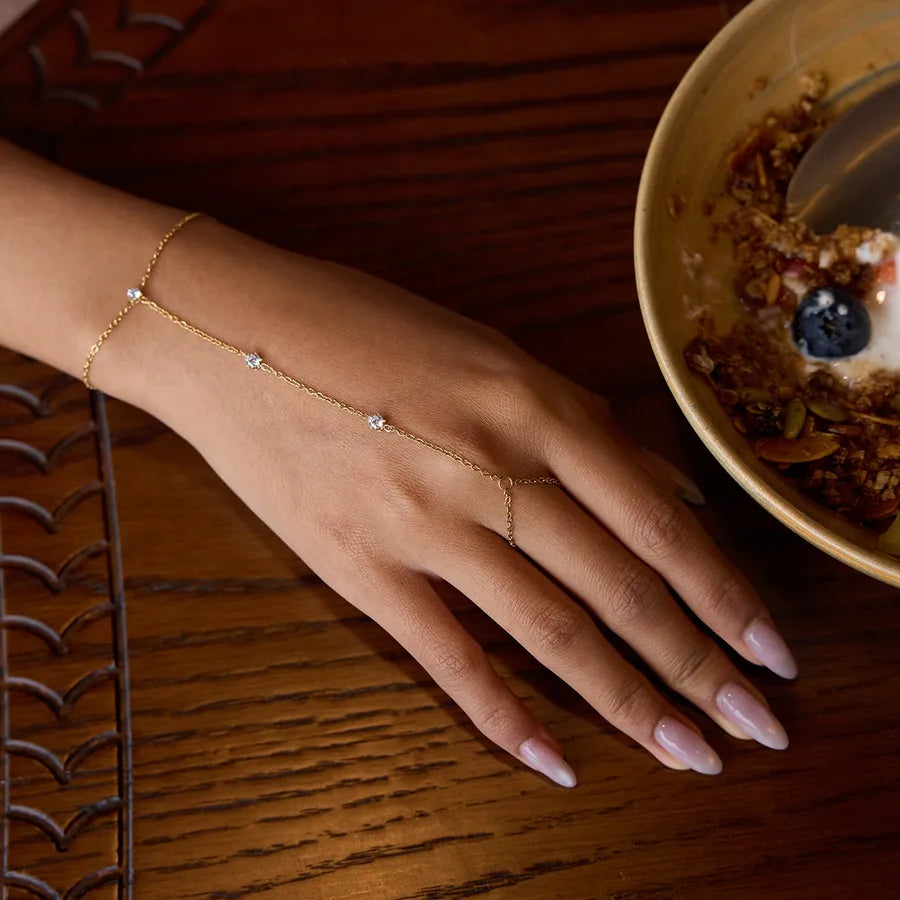 PRECIOUS BRILLIANT HANDCHAIN