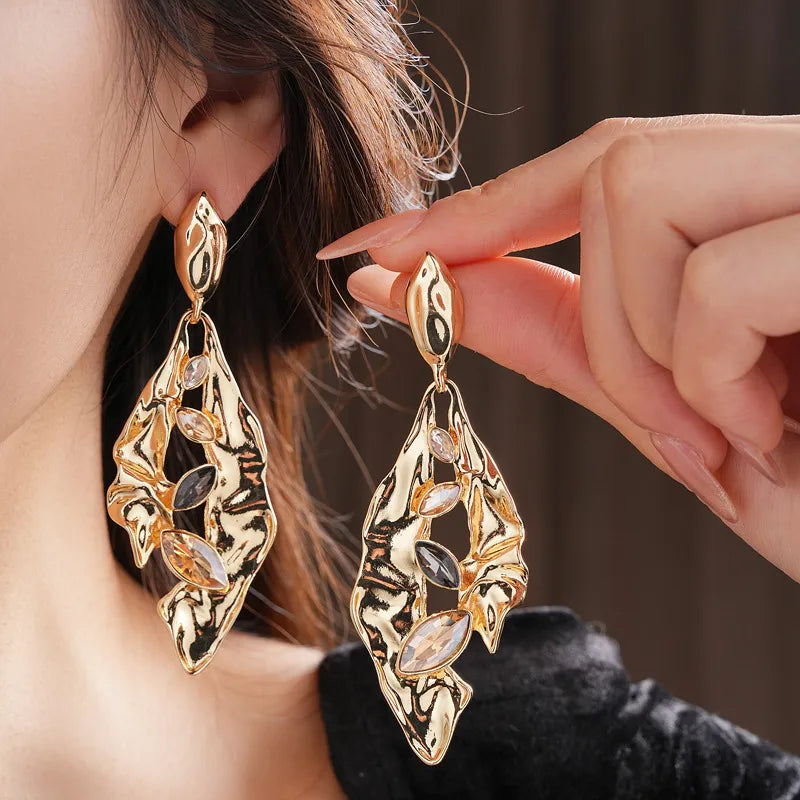 ELEGANT LEAF EARRING
