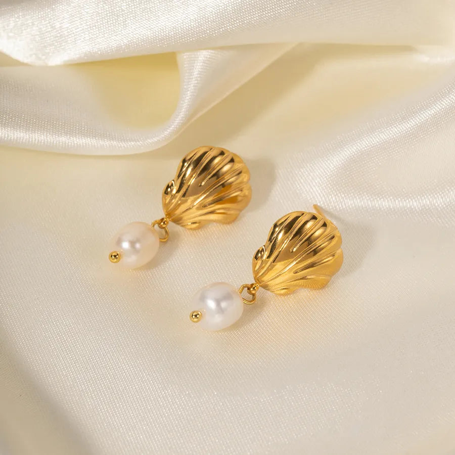 SHELLDROP EARRING