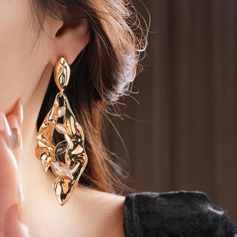 ELEGANT LEAF EARRING