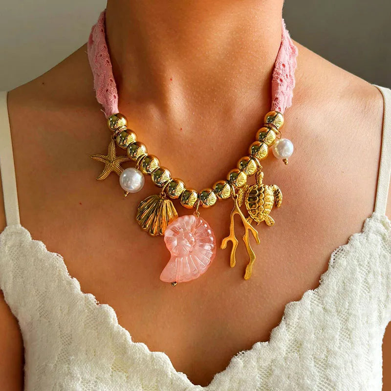 GOLDEN BREEZE CHARM NECKLACE