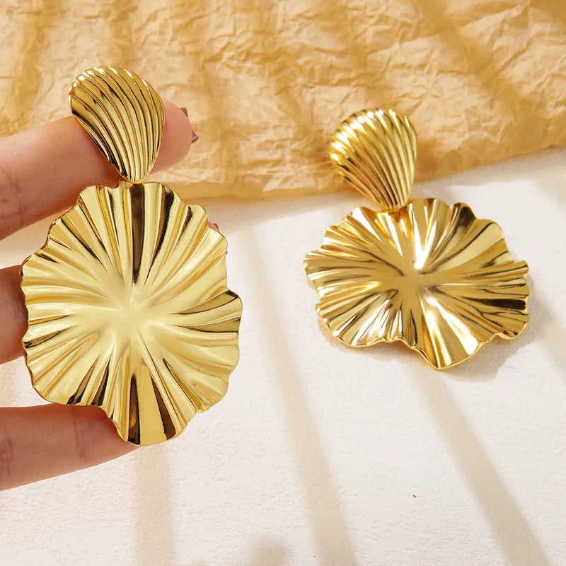 MOTHER OF PEARL EARRING