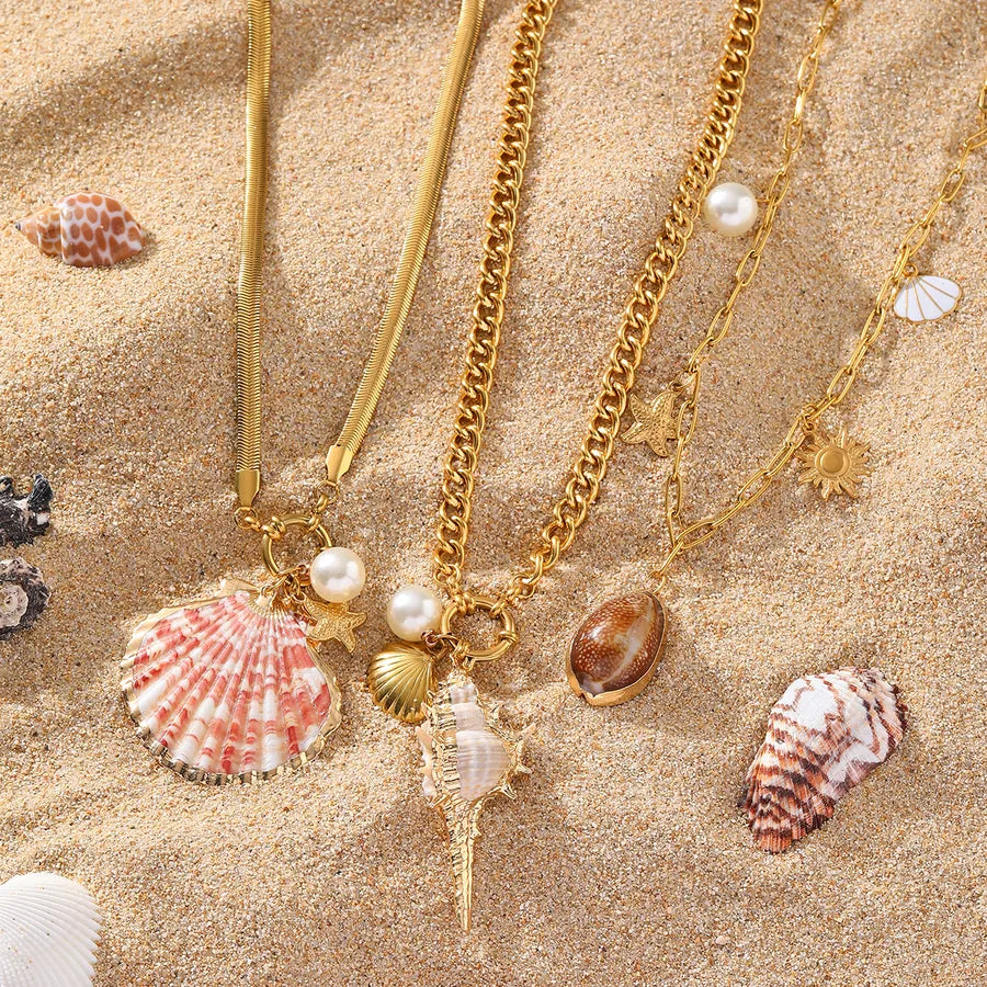 CASUAL BEACH GOLD NECKLACE